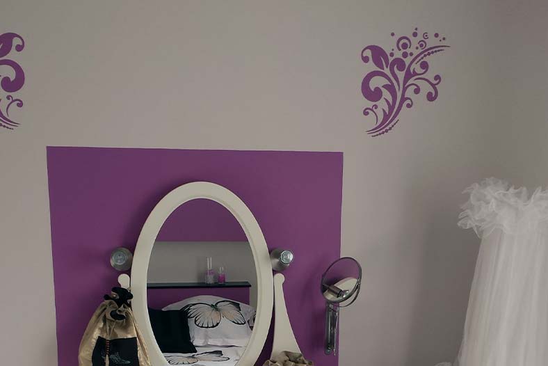 Décoration de chambre et table à maquillage